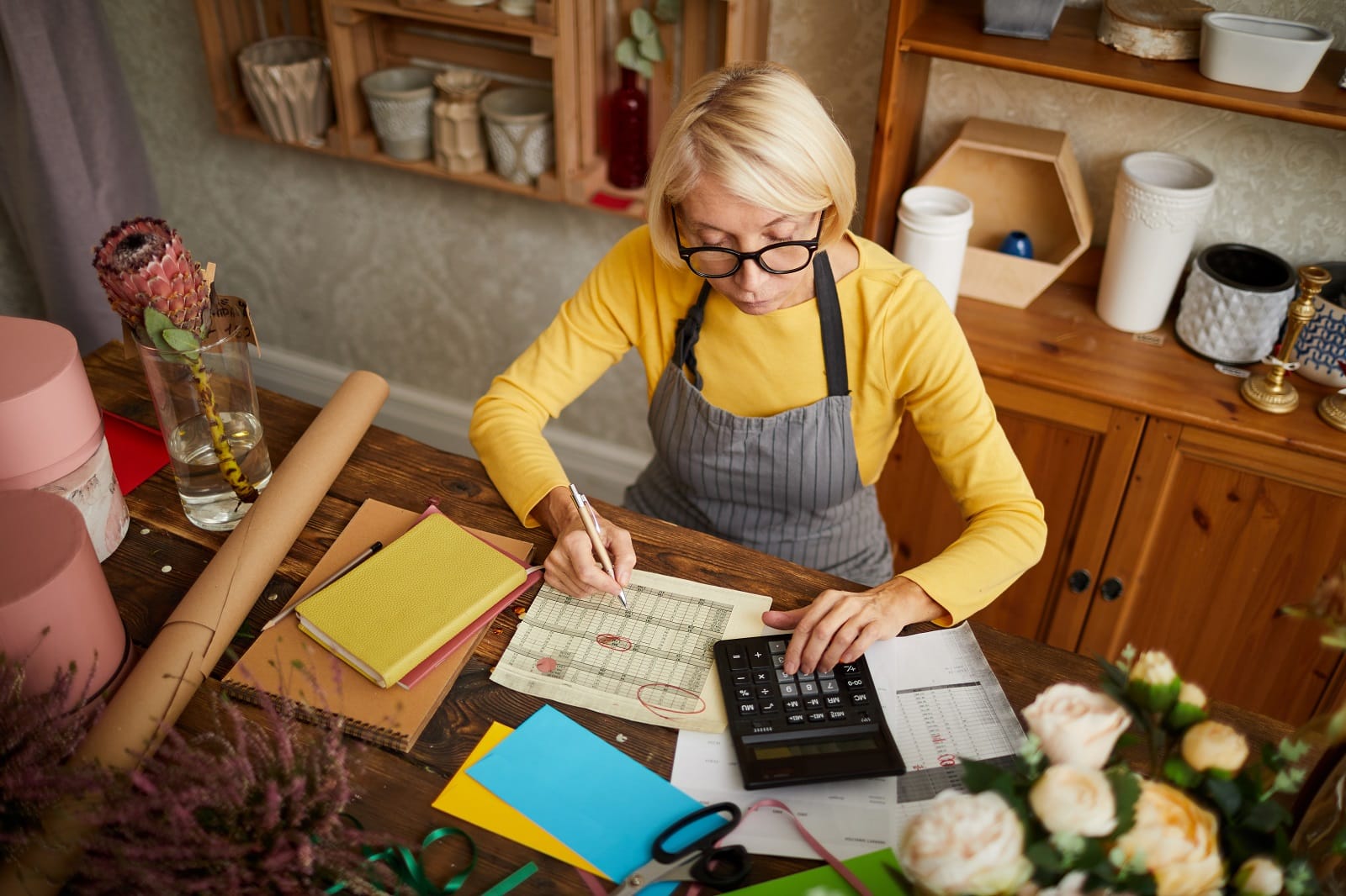 women bookkeeping