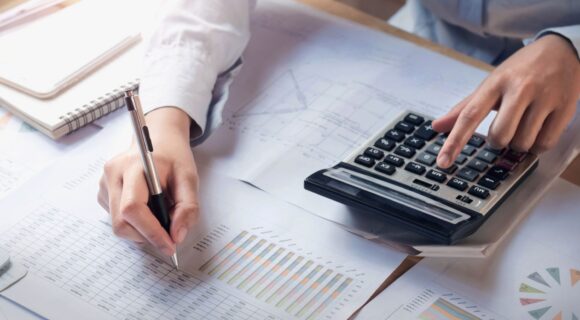 Bookkeeping: What To Do In-house & What to Outsource